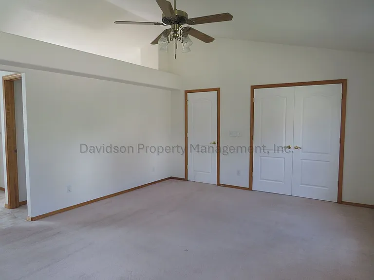 15485 Curwood Dr — Photo 9