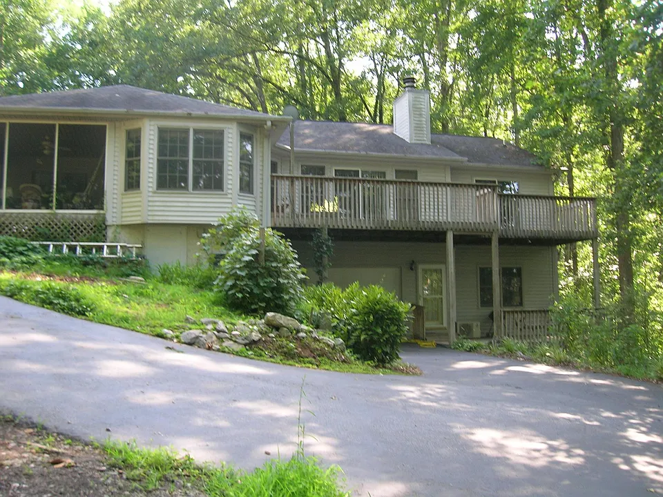 625 Pointe Wildwood Dr #B