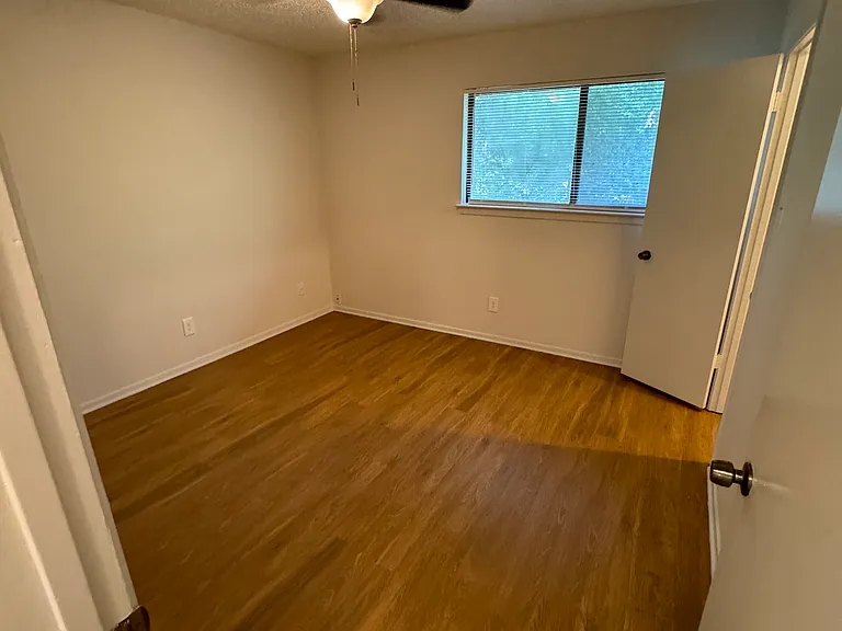 7000 Oak Meadow Cir #C — Photo 19