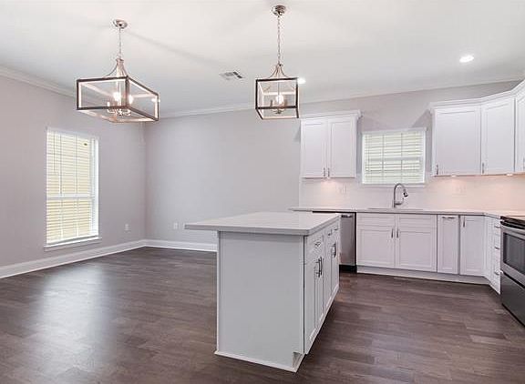 3rd image of 2610 Palmyra St #2