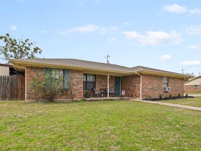 201 Colonial Hts, Sanger, TX, 76266