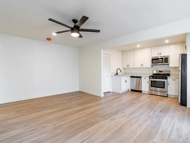 4509 1/2 Utah St — Photo 13