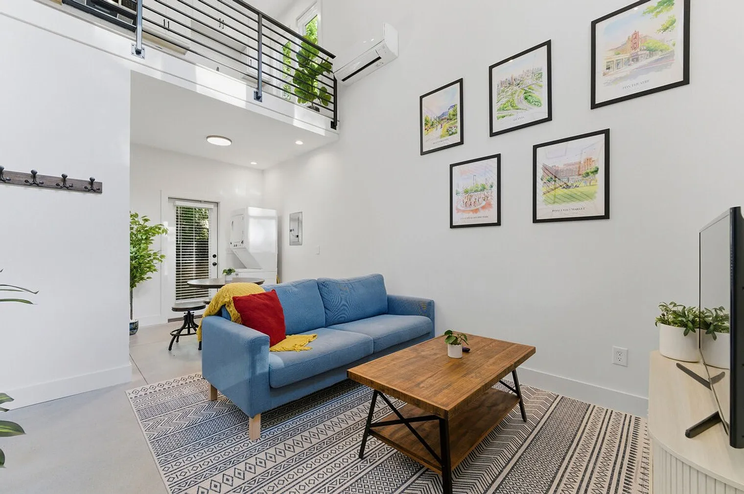 2 bed, 1.0 bath, $4,985 — Photo 1