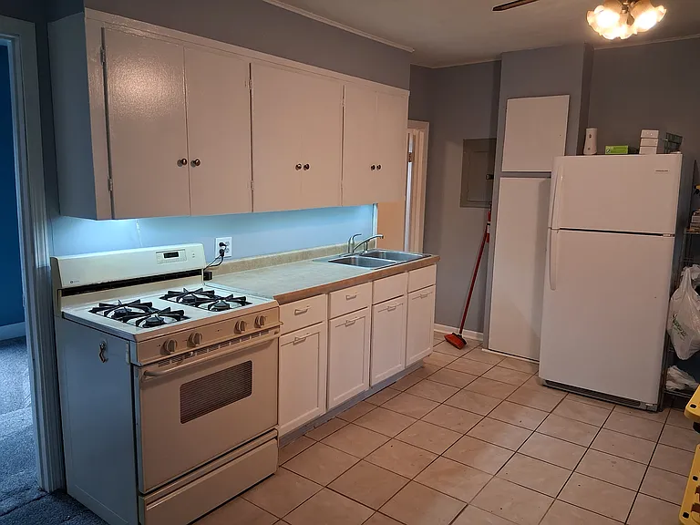 1021 Farnam St — Photo 4