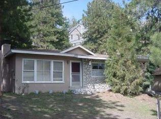 30954 Summit Dr, Running Springs, CA 92382