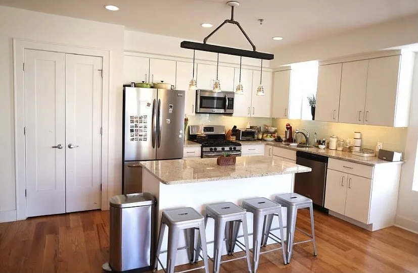 3 bed, 1750 sqft, $5,600 — Photo 1