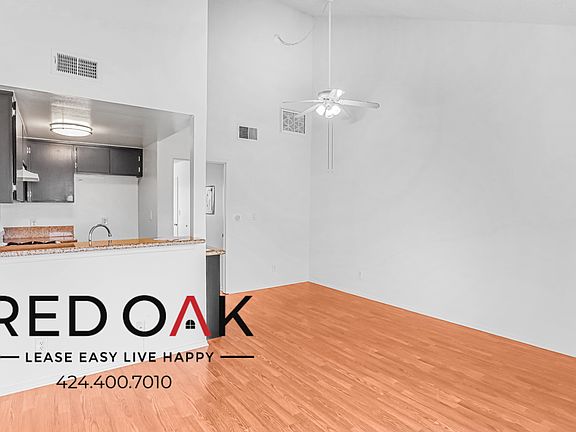 5th image of 17327 Saticoy St #208