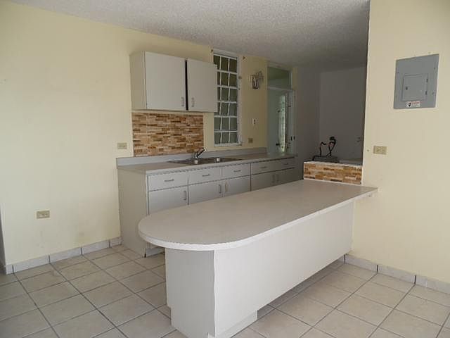 2nd image of 3 Calle A