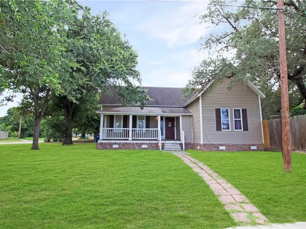 810 W Jones St, Beeville, TX 78102
