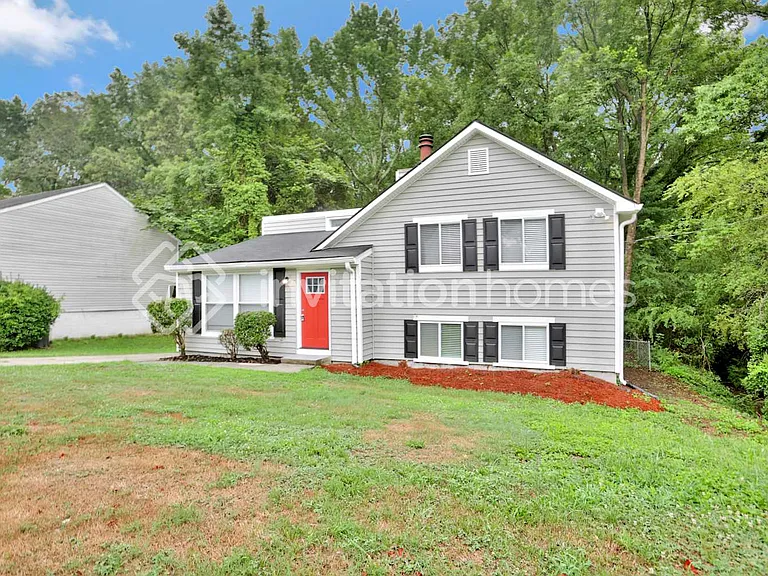 1217 Muirfield Dr — Photo 1