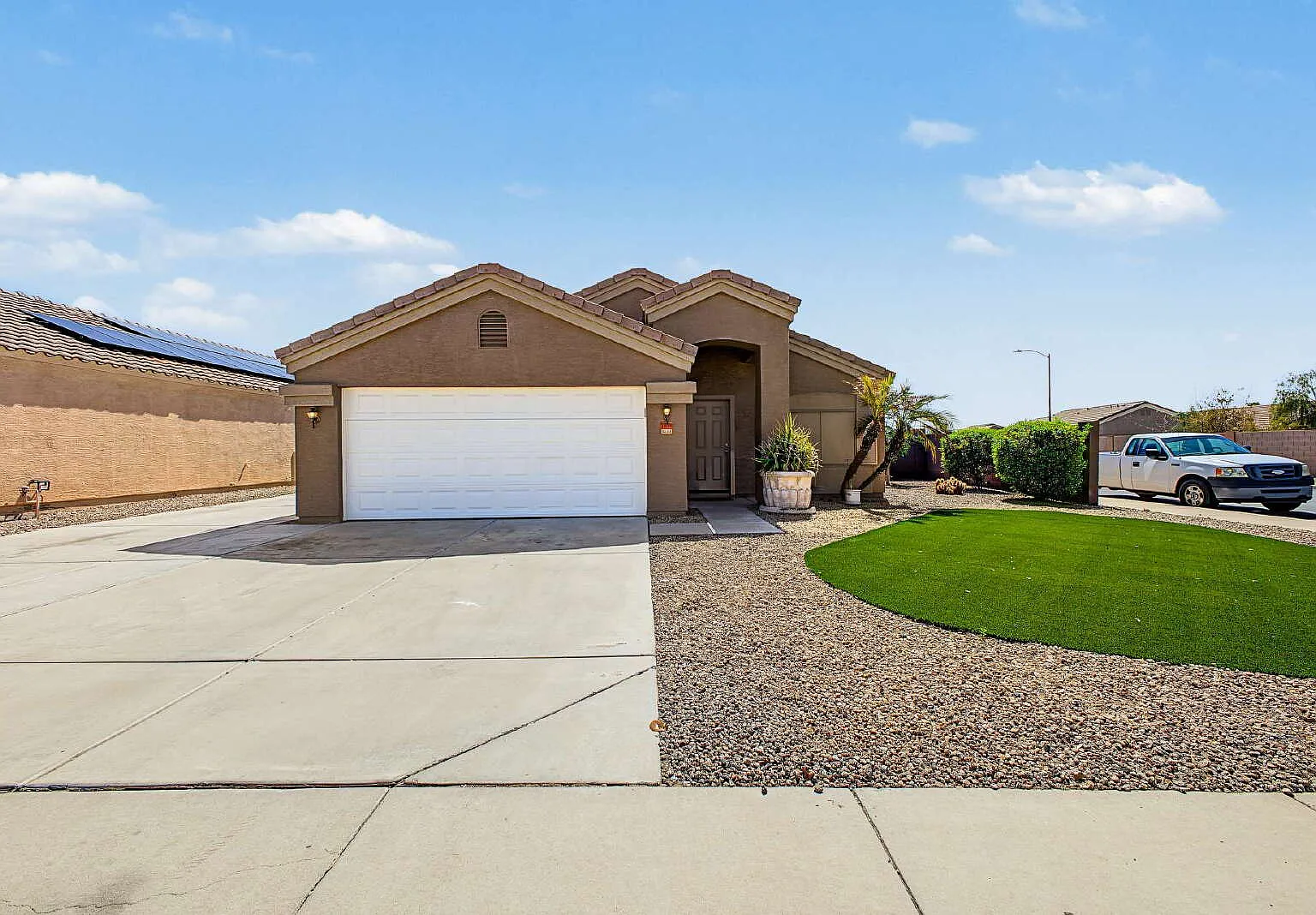 3 bed, 2.0 bath, 1570 sqft, $1,810 — Photo 1
