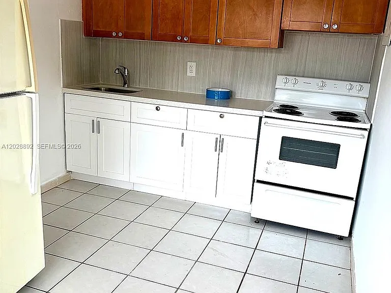 1629 Taft St #1-2 — Photo 3