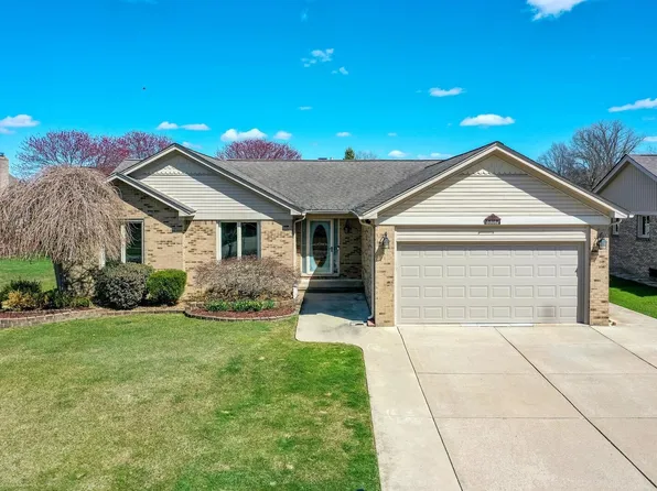 53082 Bayberry Dr, Macomb, MI 48042