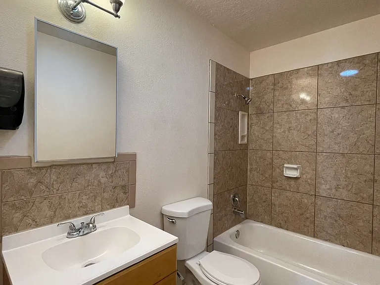 3617 Wellesley Dr NE #C — Photo 9