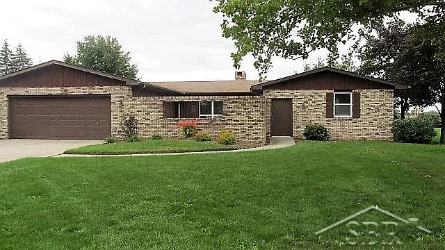 457 N Pine Rd photo 1