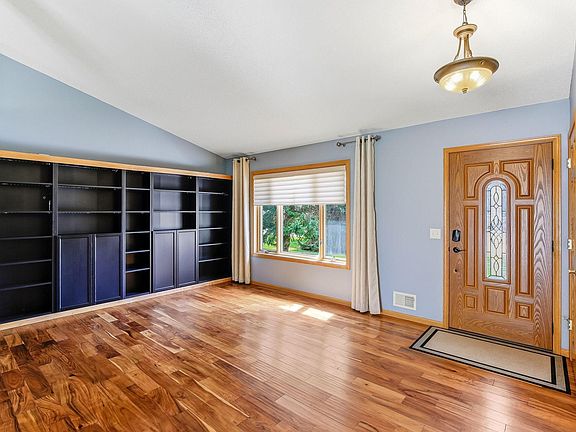 3rd image of 2445 Schaller Dr E