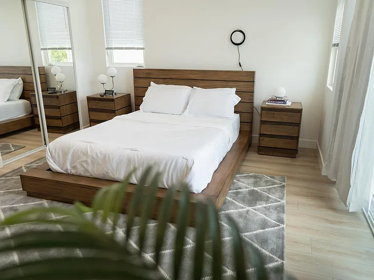 4827 Riverton Ave — Photo 30