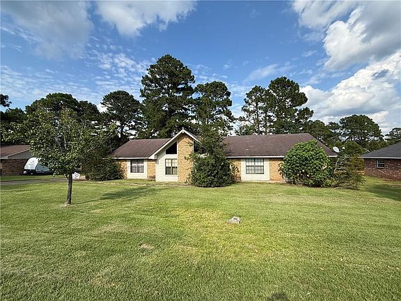2nd image of 228 Shady Crest Ln