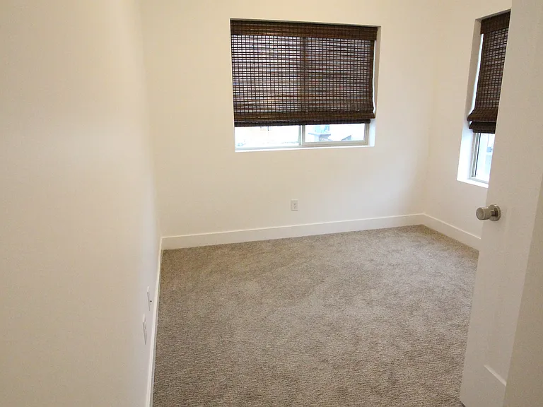 463 W 2200 N — Photo 26