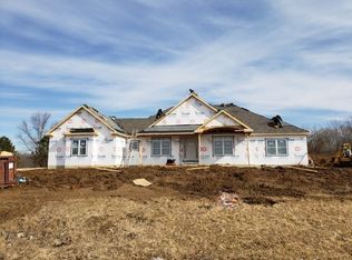 106 Shady Ln, Monticello, IL 61856