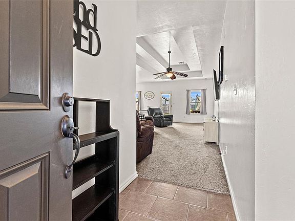 5th image of 709 S Lyle Rd