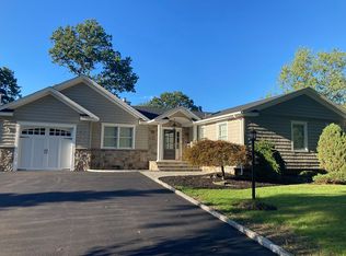 5 Burgundy Ln, Nesconset, NY 11767