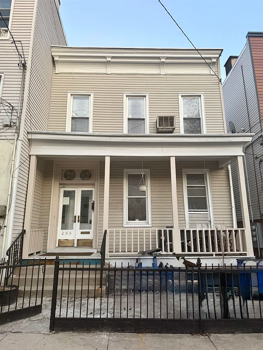 Building Photo - 206 Hancock Ave #2