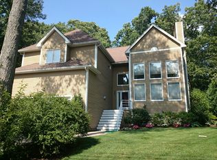 49 Audubon Dr, Newton, MA 02467