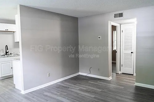 129 Hillcrest Dr Photo 1