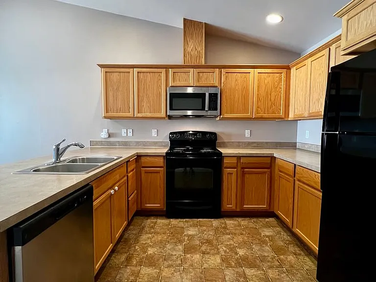 1006 S 91st Ave #2 — Photo 5