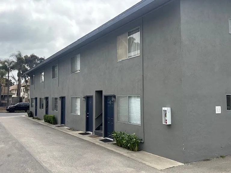 251 Mathilda Dr — Photo 2