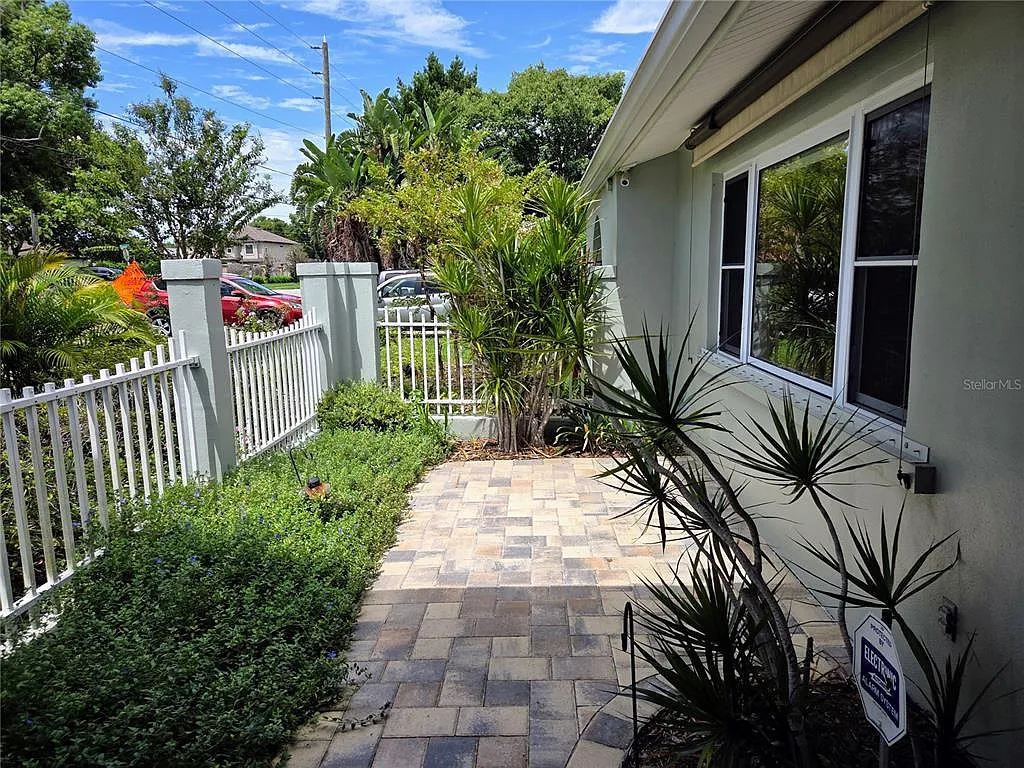3 bed, 2.0 bath, 1532 sqft, $2,900 — Photo 4