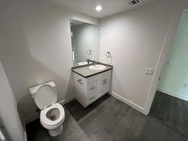 Glenoaks Residences — Photo 16