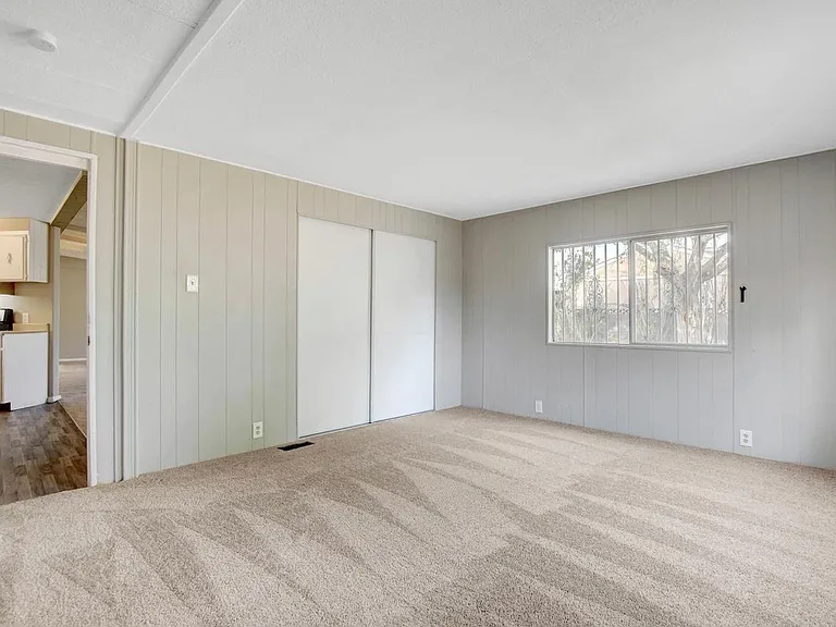 136 Sir Thomas Dr — Photo 16