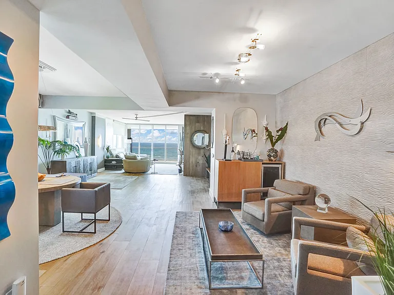 704 N Ocean Blvd — Photo 10