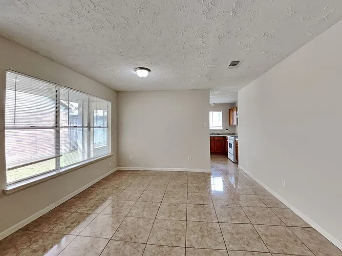 907 Briarcreek Dr — Photo 8