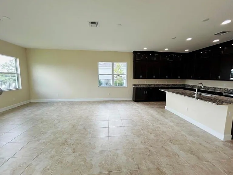 5199 Liberty Ln — Photo 7