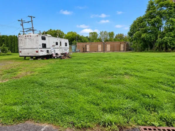 3 Buckeye St, New London, OH 44851