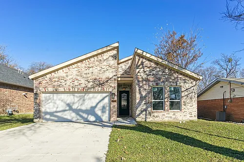 2114 Spikes St Photo 1