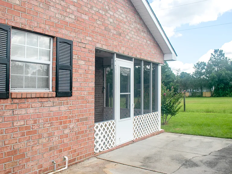 20 Lakeside Dr — Photo 11