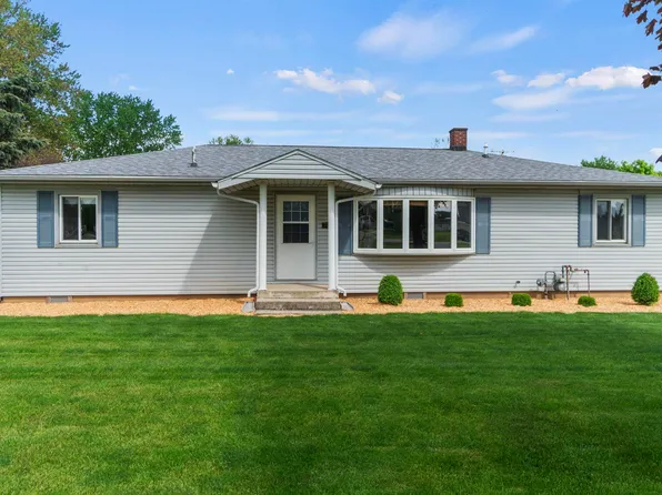 702 N State St, South Whitley, IN 46787