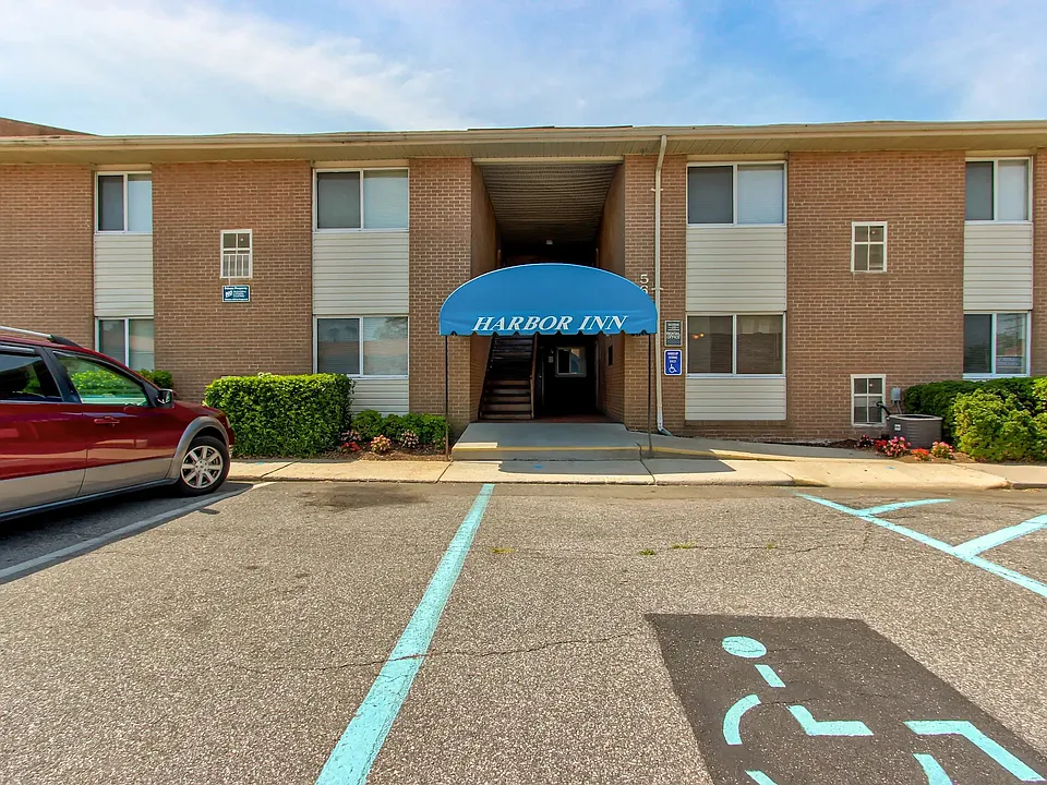 Harbor Inn Apartments