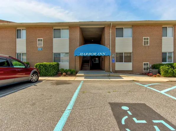 Harbor Inn Apartments, 5600 Elizabeth Ct #1b0446bfc, Virginia Beach, VA 23455