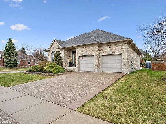 3rd image of 285 Deer Ridge Dr