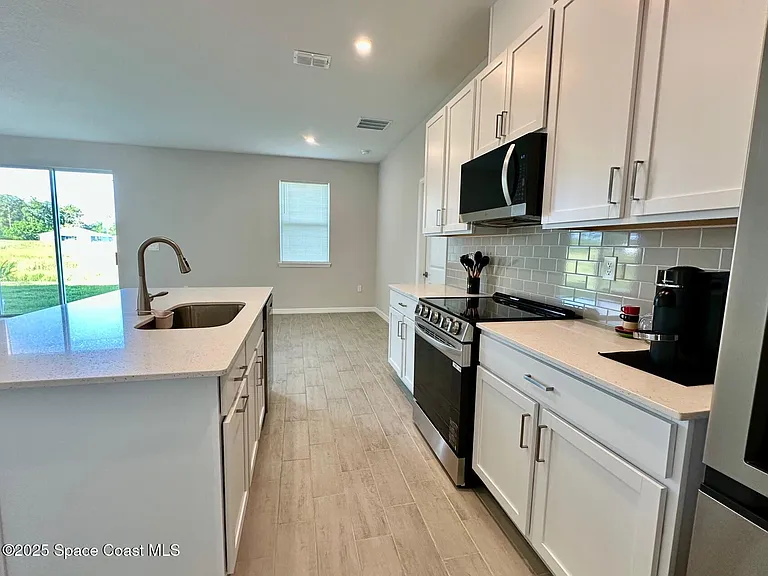 1326 Seeley Cir NW — Photo 11