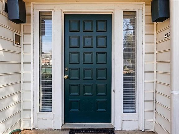 2nd image of 813 Serramonte Dr
