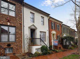 104 Hart Rd, Gaithersburg, MD 20878