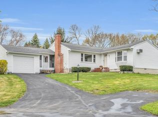 64 Lakemans Ln, Ipswich, MA 01938