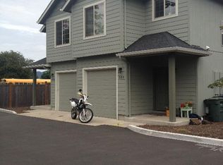 335 S 42nd Pl, Springfield, OR 97478