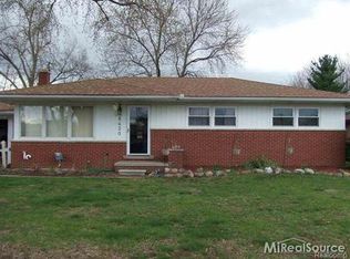8430 Timberline Dr, Shelby Township, MI 48316